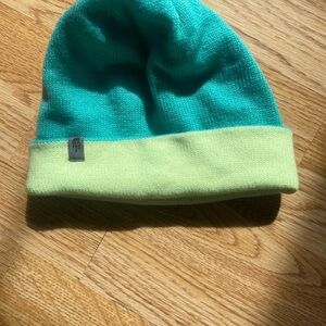 Kids’ reversible North Face beanie